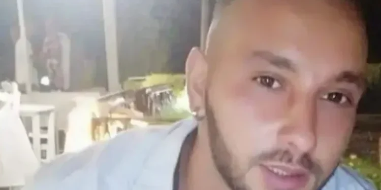 Πάτρα: Παραδόθηκαν οι τρεις από τους εννέα που κατηγορούνται για το θάνατο του 30χρονου Κώστα στο “Αβαντάζ”