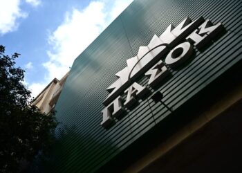 ΠΑΣΟΚ: Πλαφόν στα 7 λεπτά/kWh για 5 χρόνια – Η πρόταση για το αγροτικό ρεύμα