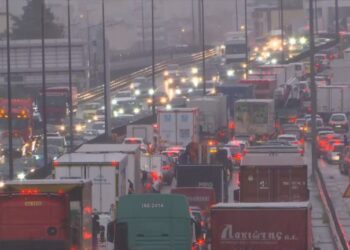 Κίνηση στους δρόμους: Στο «κόκκινο» ο Κηφισός, μεγάλες καθυστερήσεις στην Αττική Οδό