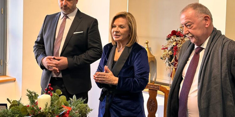 Χριστίνα Σταρακά: Συγκίνηση σε εκδήλωση αφιερωμένη σε όσους υπηρέτησαν τη θέση του χωρικού Αντιπεριφερειάρχη Αιτωλοακαρνανίας  – Στον Γιάννη Τσιλίκα αφιέρωσε την τιμητική απονομή