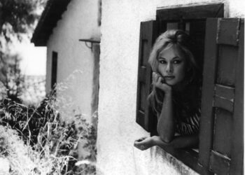 Αλίκη Βουγιουκλάκη: Αδημοσίευτες φωτογραφίες από τα γυρίσματα της «Αλίκη στο Ναυτικό»