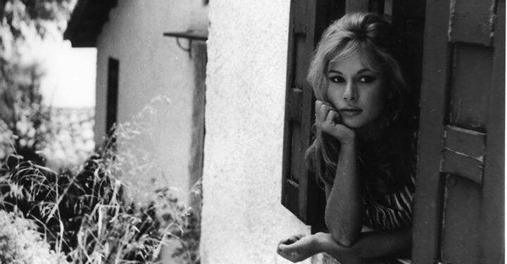 Αλίκη Βουγιουκλάκη: Αδημοσίευτες φωτογραφίες από τα γυρίσματα της «Αλίκη στο Ναυτικό»