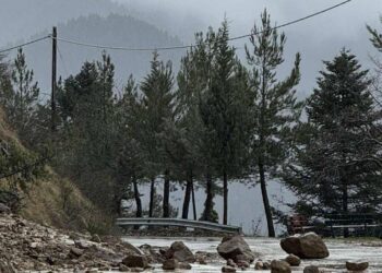 Καταπτώσεις σε Φλωριάδα, Ε.Ο Αγρινίου-Καρπενησίου & ορεινή Ναυπακτία-Σε εγρήγορση η Περιφέρεια