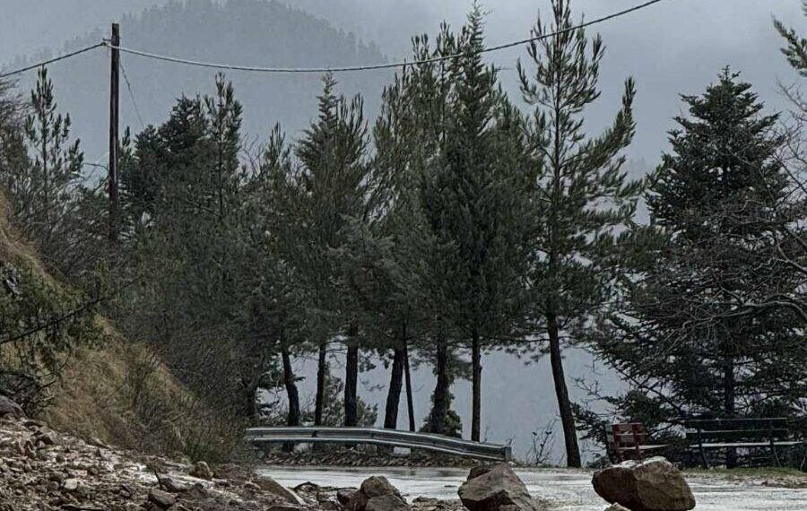 Καταπτώσεις σε Φλωριάδα, Ε.Ο Αγρινίου-Καρπενησίου & ορεινή Ναυπακτία-Σε εγρήγορση η Περιφέρεια