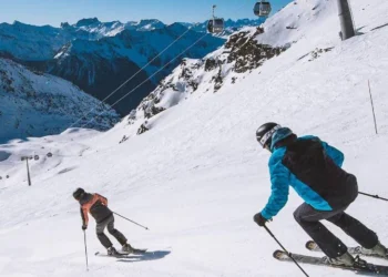 Ετοιμάζεστε να πάτε για σκι στο βουνό; Τι πρέπει να ξέρετε για το κρύο και τους τραυματισμούς