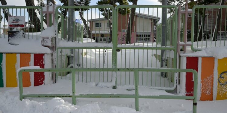 Yπ. Παιδείας: Τηλεκπαίδευση στα σχολεία που θα παραμείνουν κλειστά λόγω δυσμενών καιρικών συνθηκών