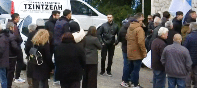 Βουβός πόνος στην Μακρυνεία: Το τελευταίο “αντίο” στον αδικοχαμένο Κώστα Αλεξανδρή