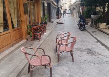 Εμπορικός Σύλλογος Αγρινίου: “Αισθητικός κανιβαλισμός και τσαπατσουλιά στην στοά Παπαγιάννη”