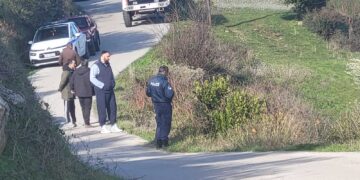 Μακρυνεία: Ερωτικό κίνητρο εξετάζεται πίσω από την δολοφονία του 50χρονου προέδρου του Λιθοβουνίου – ΦΩΤΟ από τον τόπο του εγκλήματος και το γαζωμένο ΙΧ του θύματος