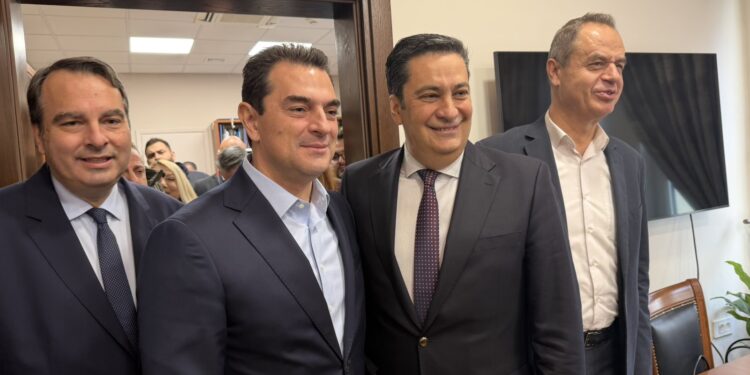 Επίσκεψη στο Δημαρχείο Αγρινίου από Σκρέκα-Κονταδάκη – Τα φλέγοντα θέματα της πόλης έθεσε ο Γ. Παπαναστασίου (φωτο – βίντεο)