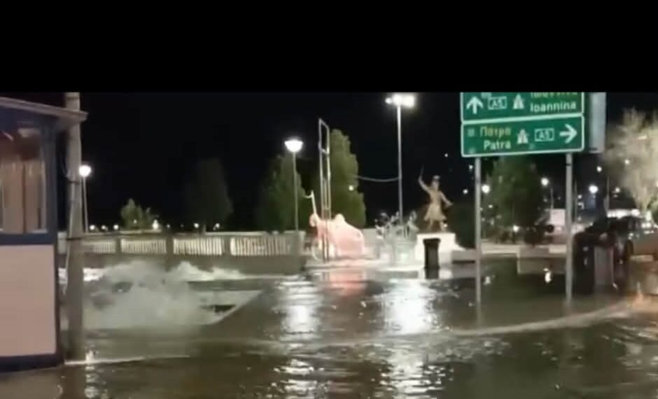 Η θάλασσα βγήκε στην παραλιακή ζώνη της Αμφιλοχίας