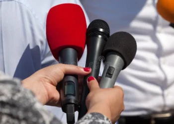 Δωρεάν προβολή στην επαρχία, ευχαριστώ μόνο στο κέντρο!