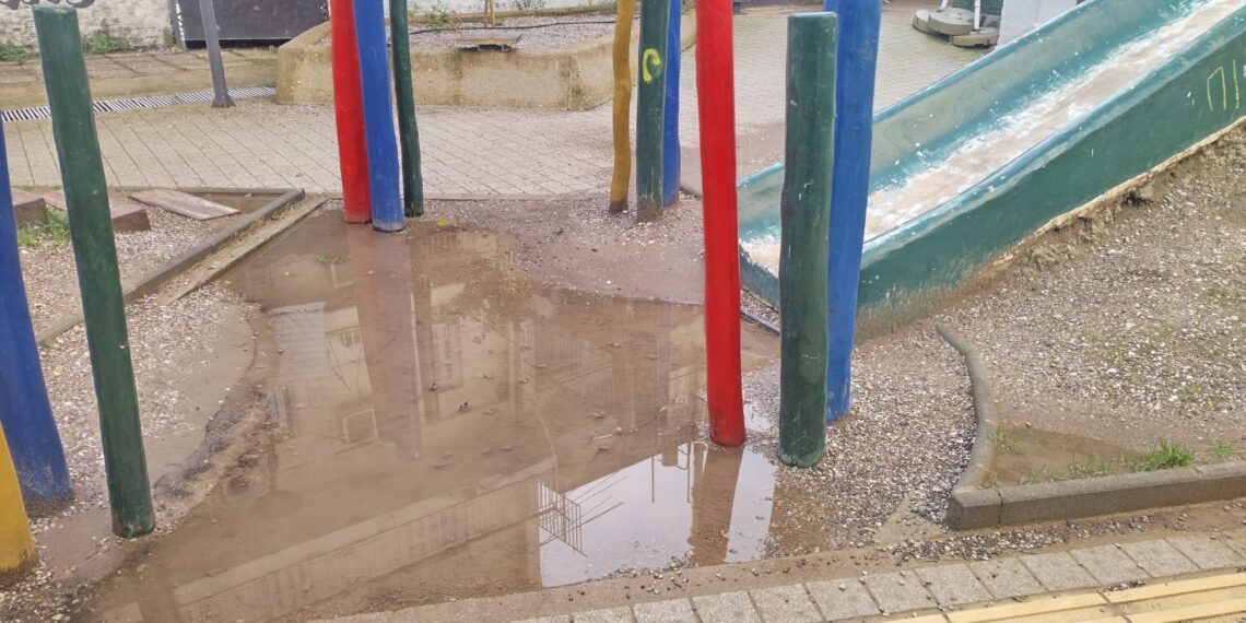 Αγρίνιο: Σε κακή κατάσταση η μικρή ανώνυμη πλατεία μεταξύ των οδών Μπαϊμπά και Δ. Σταΐκου