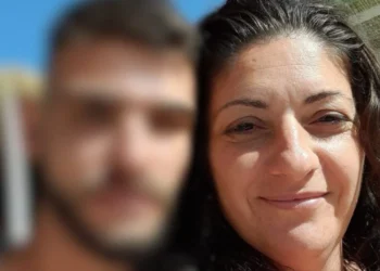 “Γιατί σκότωσες το παιδί μου;”: Σπάραξε η μάνα της Δώρας από το Αγρίνιο όταν ήρθε πρόσωπο με πρόσωπο με τον δολοφόνο της κόρης της