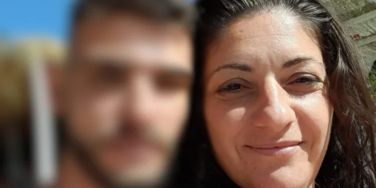 “Γιατί σκότωσες το παιδί μου;”: Σπάραξε η μάνα της Δώρας από το Αγρίνιο όταν ήρθε πρόσωπο με πρόσωπο με τον δολοφόνο της κόρης της