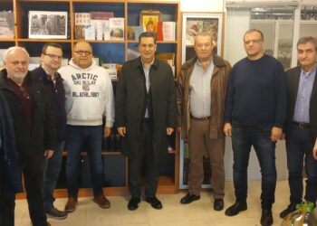 Γενναιόδωρη προσφορά ιατρικής συσκευής (απινιδωτή) στη Δ. Ο.Υ. Αγρινίου