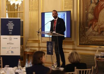 Ν. Φαρμάκη στο Delphi Economic Forum στο Παρίσι, για τα 200 χρόνια από την Έξοδο του Μεσολογγίου: «Φέτος, κάθε ελεύθερος άνθρωπος είναι Μεσολογγίτης»