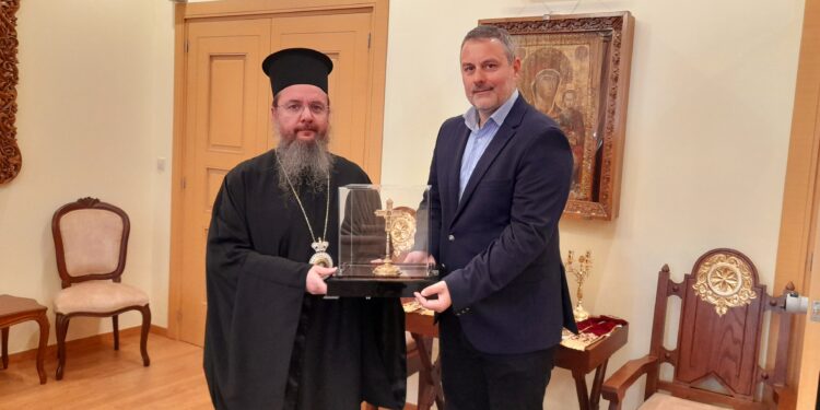 Τελετή παράδοσης Σταυρού Ευλογίας Επισκόπου Ρωγών Ιωσήφ