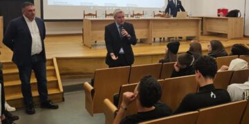 Η νέα γενιά ζητά ουσία και κάποιοι πολιτικοί ακούνε…