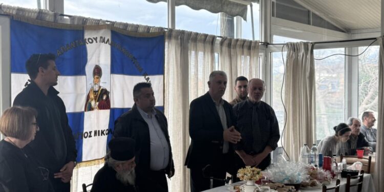 Με ιδιαίτερη χαρά η κοπή της πρωτοχρονιάτικης πίτας της Αδελφότητας των Απανταχού Καψοραχιτών Παλαιοχωριτών Μακρυνείας «Ο Άγιος Νικόλαος»