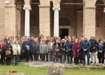 Με επιτυχία  η εκδρομή της Ιστορικής και Αρχαιολογικής Εταιρείας Δυτικής Στερεάς Ελλάδας στη Μονή Δαφνίου