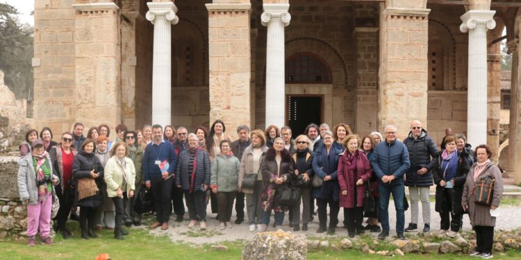 Με επιτυχία  η εκδρομή της Ιστορικής και Αρχαιολογικής Εταιρείας Δυτικής Στερεάς Ελλάδας στη Μονή Δαφνίου