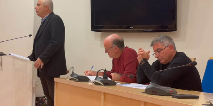 Σύσκεψη στην Αμφιλοχία: «Πάμε όλοι μαζί» για να βρούμε λύση στα προβλήματα της Μπούκας, είπε ο Δήμαρχος