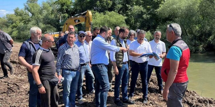 Στις εκβολές του Διμήκου ο Αντιπεριφερειάρχης Θανάσης Μαυρομμάτης – Προνοώντας  για την αντιπλημμυρική προστασία της περιοχής