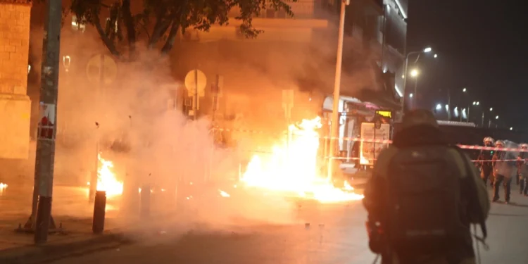 Επεισόδια στο ΑΠΘ: Τι αναφέρει η ανακοίνωση της Αστυνομίας – Ελεύθεροι οι 313 προσαχθέντες