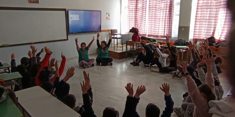 Η Εφηβική Σκηνή συνεχίζει τις παραστάσεις της, στα Γυμνάσια του Αγρινίου