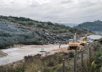 Το ρήγμα μεγαλώνει, νέες μικρές κατολισθήσεις στην Ιόνια Οδό