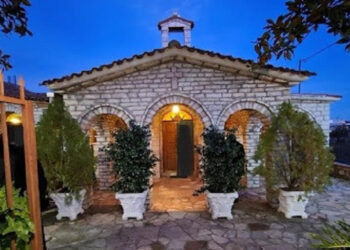 Θεία Λειτουργία  στο Ησυχαστήριο Αγίων Κυπριανού και Ιουστίνης, στο Παναιτώλιο Αγρινίου στη μνήμη του Αγίου Ενδόξου Μάρτυρος Θεοκλήτου