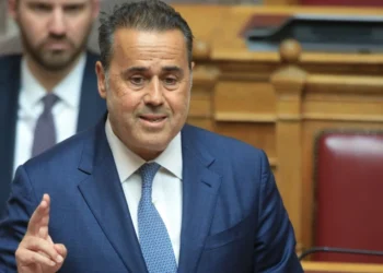 400 εκατ. ευρώ για στήριξη της ελληνικής βιομηχανίας στην «καθαρή» τεχνολογία – Ποιες βιομηχανίες καλύπτει το πακέτο