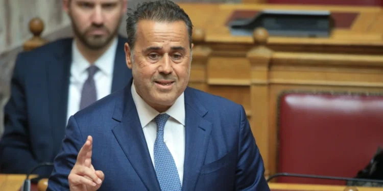 400 εκατ. ευρώ για στήριξη της ελληνικής βιομηχανίας στην «καθαρή» τεχνολογία – Ποιες βιομηχανίες καλύπτει το πακέτο