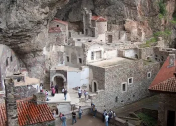 Οκταήμερη Προσκυνηματική Εκδρομή της Ι. Μ. Αιτωλοακαρνανίας στον Πόντο – Κωνσταντινούπολη