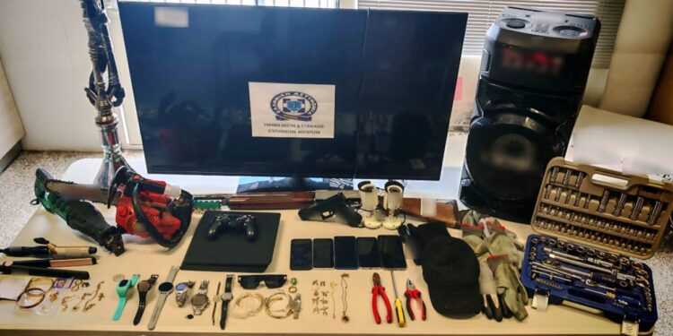 Εξαρθρώθηκε σκληρή σπείρα – Τα μέλη της είχαν ληστέψει 73χρονη στο Αγρίνιο (ΦΩΤΟ)