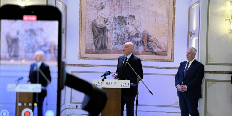 Εξαγγελία Δένδια για αναβάθμιση του αεροδρομίου Αγρινίου – Με μεγάλη συμμετοχή η εκδήλωση της ΔΕΕΠ Αιτωλοακαρνανίας της ΝΔ (ΦΩΤΟ – ΒΙΝΤΕΟ)