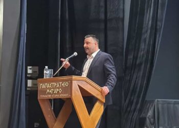 Μαυρομμάτης σε μαθητές : «Αφού με ακούτε με προσοχή σημαίνει ότι τα λέω καλά»!