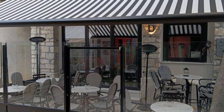 Μεσολόγγι: Τα 200 χρόνια της Εξόδου και η πρόοδος με καταλύματα σαν το «Lord Byron Luxury Suites»