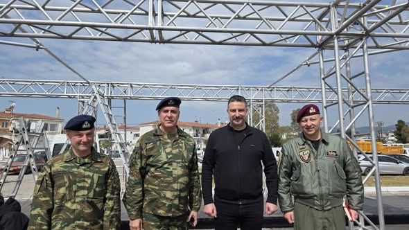 Πυρετώδεις προετοιμασίες στο Μεσολόγγι για την αυριανή μεγαλειώδη παρέλαση