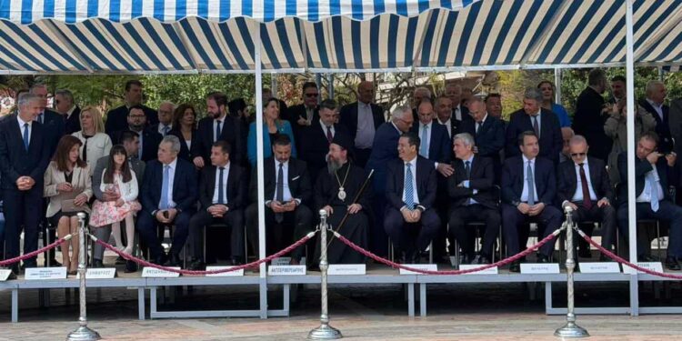 Αγρίνιο: Με υψηλό αίσθημα υπερηφάνειας η παρέλαση για την 25η Μαρτίου (ΒΙΝΤΕΟ)