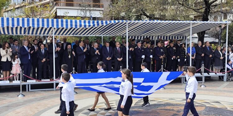 Αγρίνιο: Με υψηλό αίσθημα υπερηφάνειας η παρέλαση για την 25η Μαρτίου (ΒΙΝΤΕΟ)