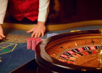 Πώς δρούσε η “πυραμίδα” του παράνομου τζόγου με τη συμμετοχή Αγρινιωτών: Οι «πράκτορες», οι «τεχνικοί» και τα 16 εκατ. ευρώ