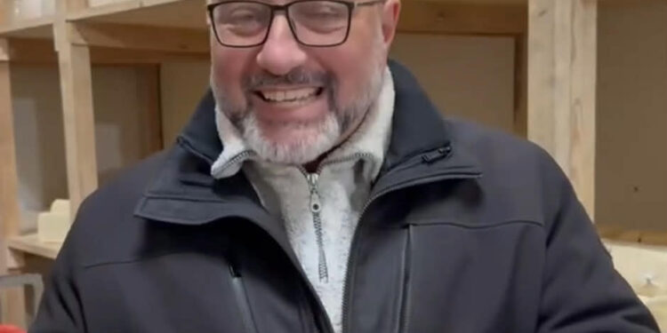 Τυροκομείο στο Περδικάκι επισκέφθηκε ο ευρωβουλευτής του ΠΑΣΟΚ Σ. Αρναούτογλου: Στήριξη της τοπικής παραγωγής