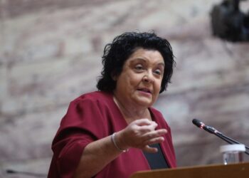 “Διαλέξεις με θέα 5” – Η Λιάνα Κανέλλη στο Αγρίνιο, την Τετάρτη 1η Απριλίου