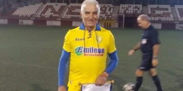 Ο Γιώργος Παππάς δεν ήταν απλώς ένας μεγάλος ποδοσφαιριστής. Ήταν μια εποχή ολόκληρη για τον Παναιτωλικό