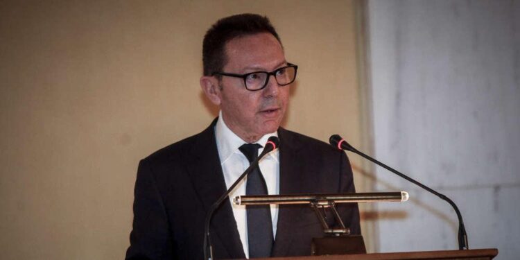 Στουρνάρας: Στα επίπεδα του 2025 η ανάπτυξη της ελληνικής οικονομίας αν η κρίση κρατήσει ένα μήνα