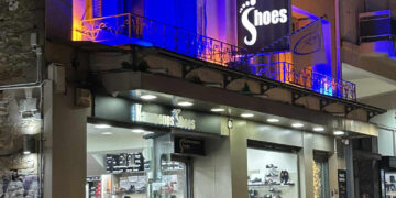 Αγρίνιο: Τα κατάστημα της πόλης ντύνονται στα χρώματα του Παναιτωλικού