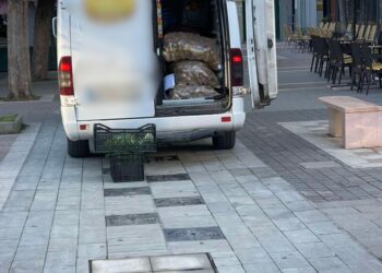 Αγρίνιο: Φθορές στο συντριβάνι της Πλατείας Δημοκρατίας από φορτηγό – Θα αποδοθούν ευθύνες λέει ο δήμος