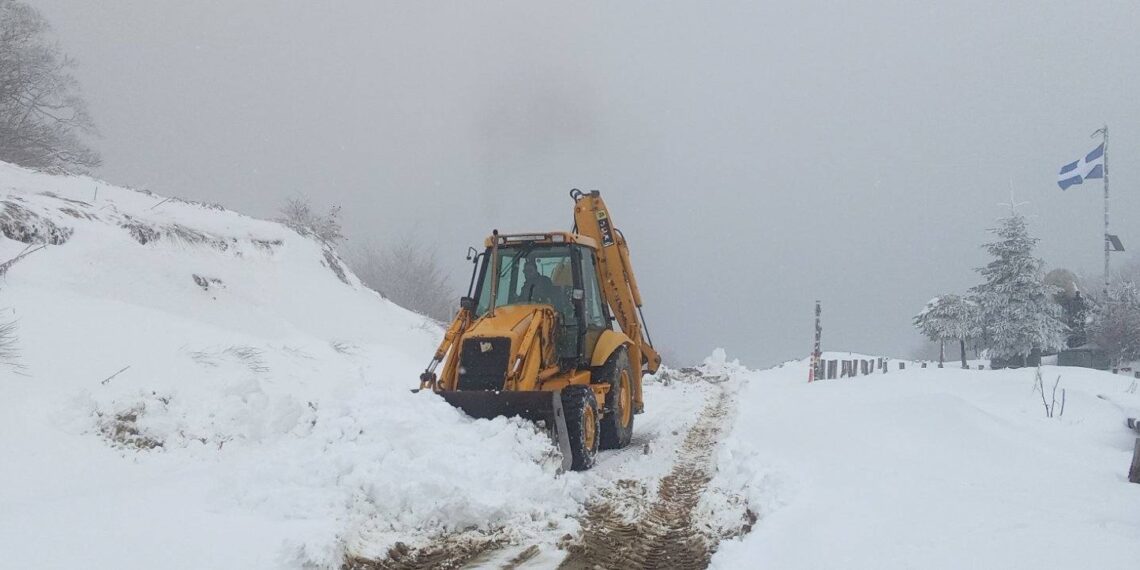 Μάχη με τα χιόνια στα ορεινά της Αιτωλοακαρνανίας– Που χρειάζονται αλυσίδες